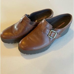 Merrill Select Grip Women’s brown leather slip on size 8.5 like new look